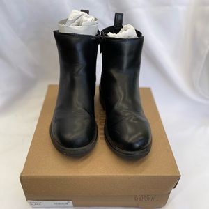 STEVE MADDEN
Kid's JJoeey Faux Leather Booties Girl’s Size 2, black